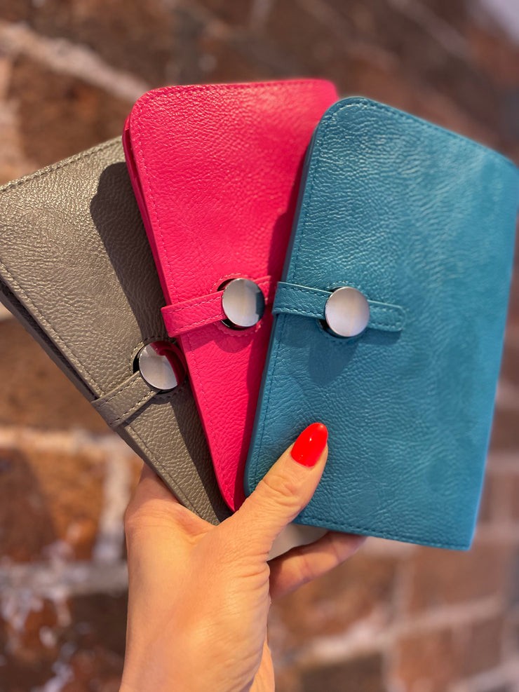 TRAVEL WALLETS -  The Style Society Boutique 