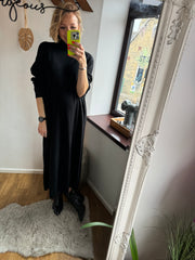 SLOUCHY BLACK JUMPER DRESS WITH BELT