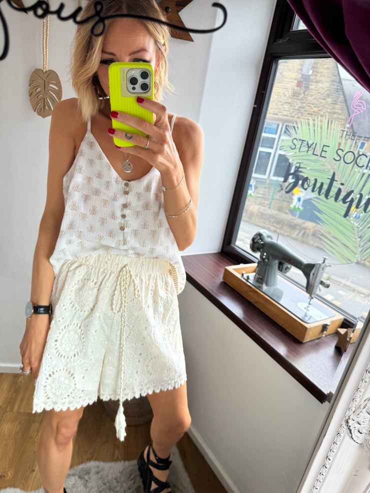 BOHO BRODERIE SHORTS -  The Style Society Boutique 